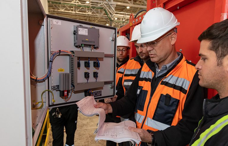 ביקורת במפעל